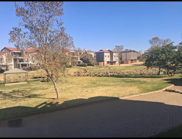 2 BEDROOM TOWNHOUSE FOR SALE IN CASTLEVIEW